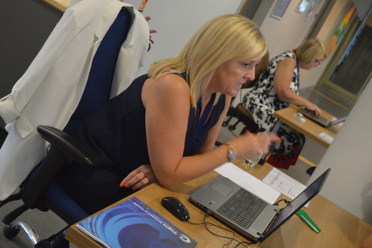 Oh my goodness. What a huge turnout there was for the <a href="/MagnaAcademy/">Magna Academy Poole</a> Open Evening last night! Our car park was HEAVING. Thank you to all our guests and to all our fantastic #student Tour Guides and helpers.

<a href="/ARCanfordHeath/">Association Of Residents Of Canford Heath</a> <a href="/AspirationsAT/">Aspirations Academies Trust</a> @RSC_SW #Poole #Dorset <a href="/Bournemouthecho/">Bournemouth Echo</a>