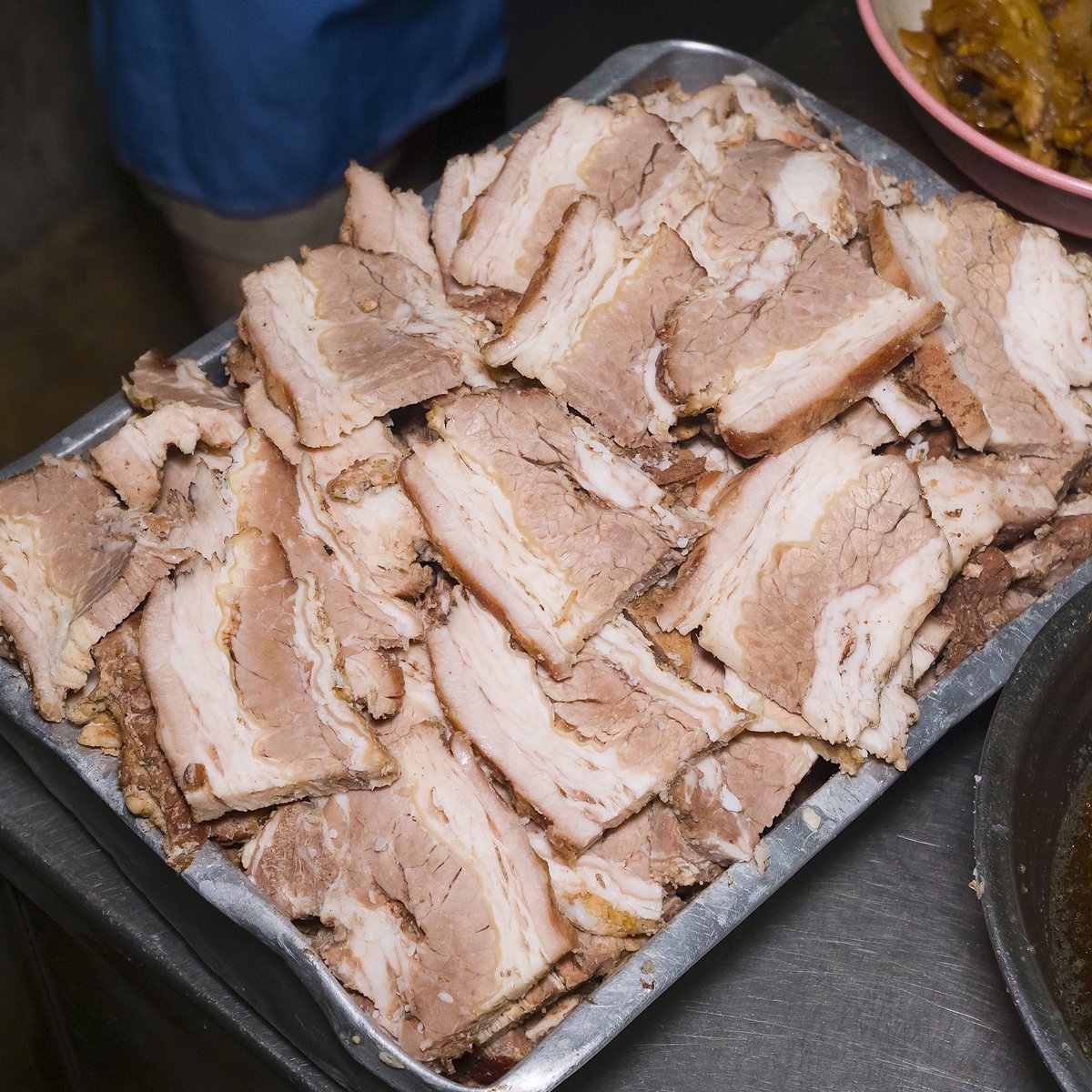 🌈 ก๋วยเตี๋ยวเนื้อเจ้าดังย่านราชวัตร เนื้อเปื่อยนุ่มละมุนลิ้นมากกก~ 😋 
📍ก๋วยเตี๋ยวเนื้อ บิ๊กสุ : ถนน นครไชยศรี กรุงเทพมหานคร (ตรงข้ามซอยสันติสุข ราชวัตร) 
📷 นักรีวิววงใน #วงในพาแดก