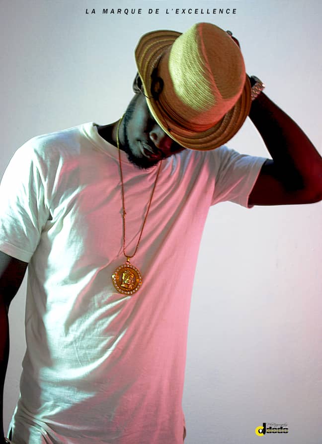 BenoitBoini's tweet image. #2Be du groupe Mélau-Di  vous passe le salam.

#Flo@Mélau-Di
#Mélau-Di
#B2Bprod