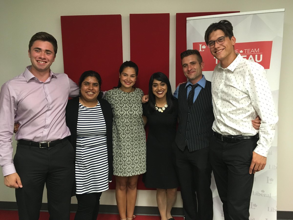 BardishKW's tweet photo. Merci à nos bénévoles du @parti_liberal au Québec pour l'accueil chaleureux de ce soir! Ce fut un plaisir de vous rencontrer tous et de voir tout le travail que vous faites dans vos communautés. Et comme je vous l'ai dit - vous êtes les bienvenus à #Waterloo à tout moment! #PLCQ https://t.co/OVZ2QQ7pl4
