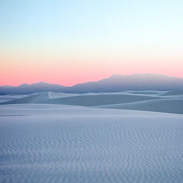 暑いですね。涼しげな砂漠の夕暮れを。ニューメキシコ州のホワイトサンズ。 #teruhisatajima  #desertphotography ift.tt/2uhHXLB