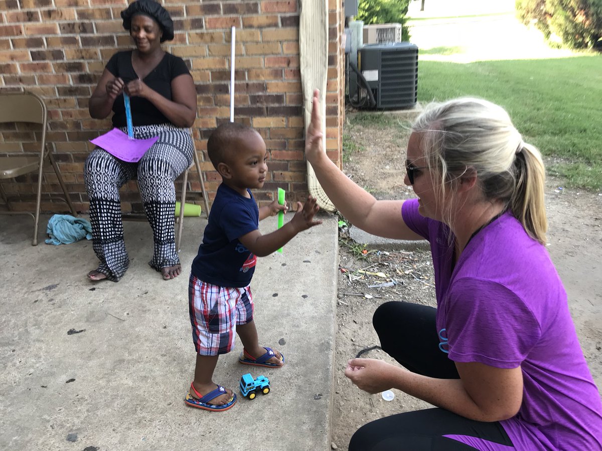 halbrook_tressy's tweet photo. East Side’s baby magnets!!! Natalie Pinner and Kellie Haywood. #AllMeanAll 💜 #KidsAreTheFuture https://t.co/SckCK44tPS