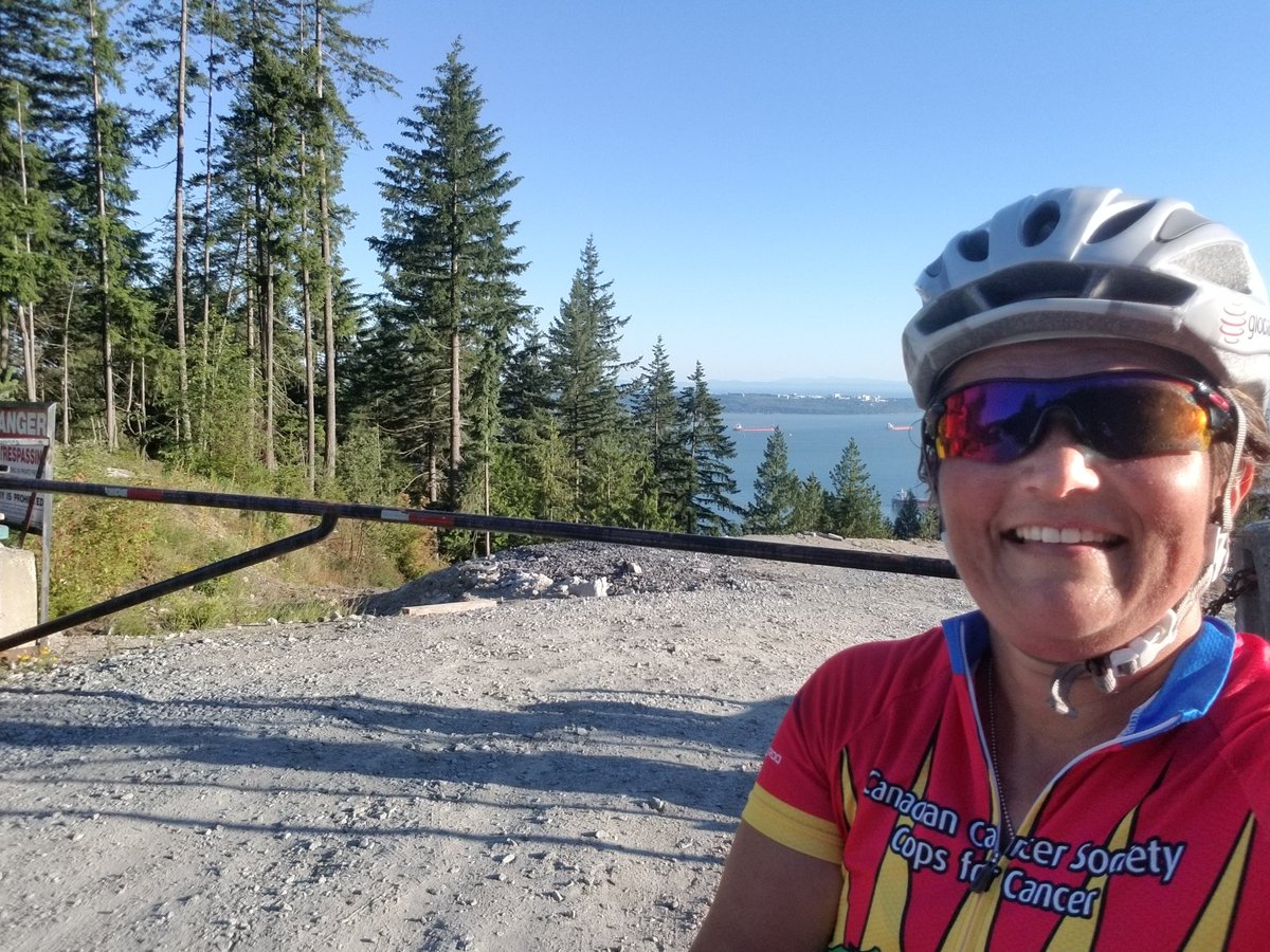 DCCDavey's tweet photo. A beautiful evening for some #CypressMountain hill repeats with @TaG_Cycling. Getting #tagtrained for the @ValleyGranFondo and the #copsforcancerbc alumni ride. We are so lucky to live in such a beautiful place! #getoutside #beautifulbc #cyclinglife https://t.co/zw1RcJjF74