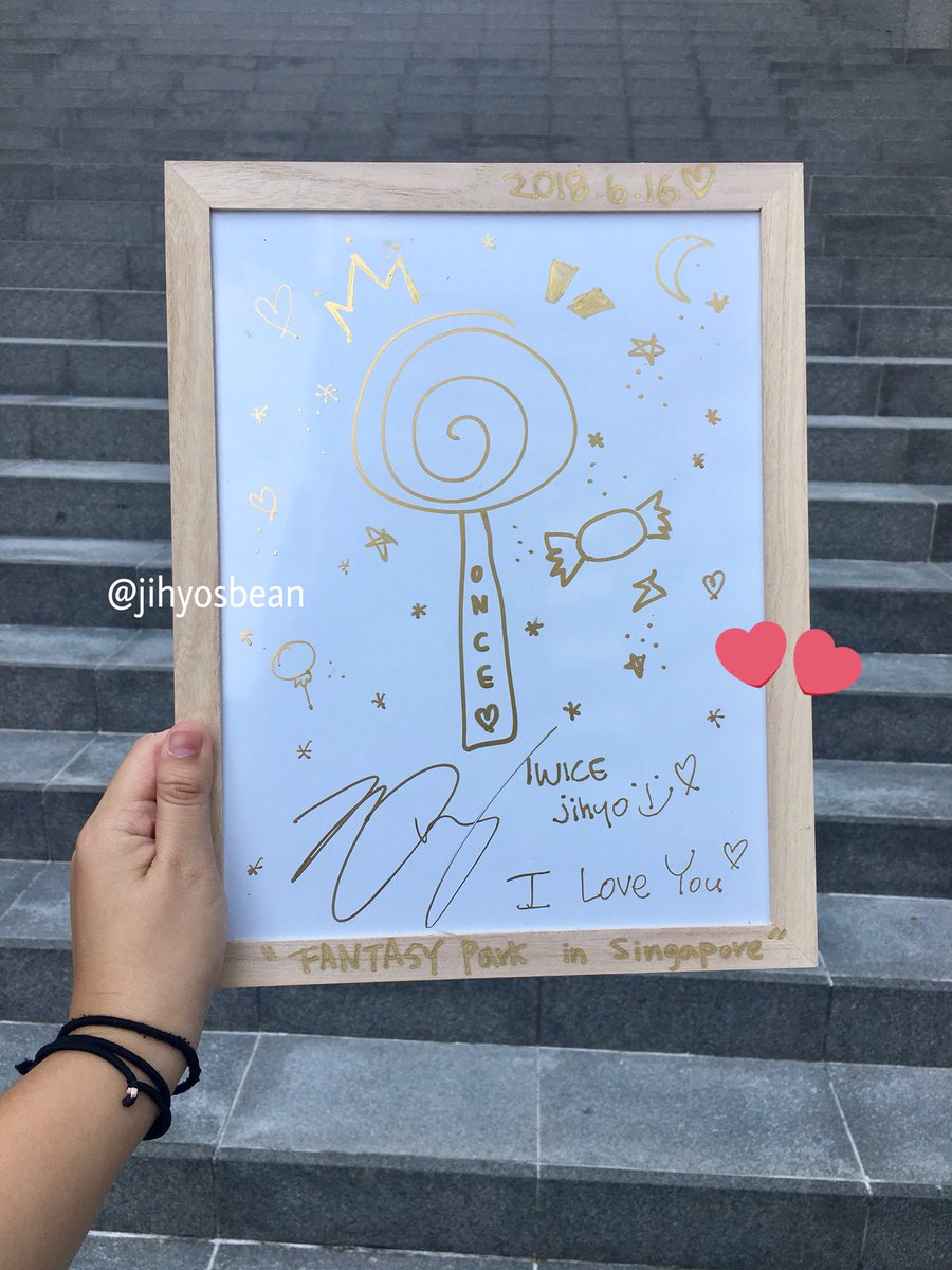 beanscribs's tweet photo. !!! thank u @ToggleSG ๐ญ thank you Jihyo, I love you too โบ๏ธ๐ #TWICEtoggle @JYPETWICE https://t.co/csxwdNlFHA