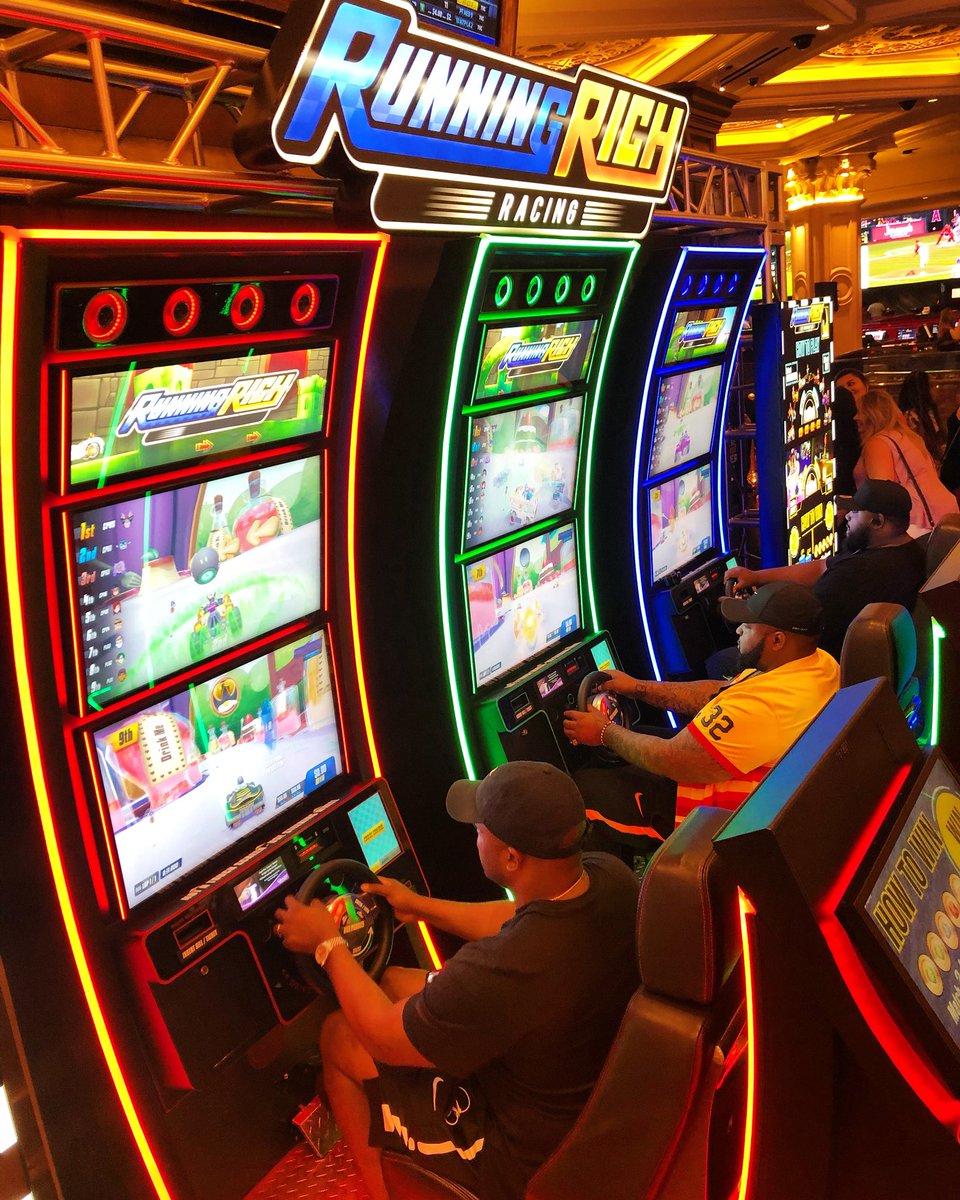 CompInteractive's tweet image. What’s more FUN than winning MONEY playing a VIDEO GAME in a casino?!? Doing exactly that with two of your best friends!!! Btw, ONLY 3 places in the world that you can play Running Rich Racing...@phvegas, @thedlasvegas &amp;amp; @venetianvegas!!! 🎰🚗🚙💨🏁🏆💵 #LasVegas #VegasBorn #DTLV