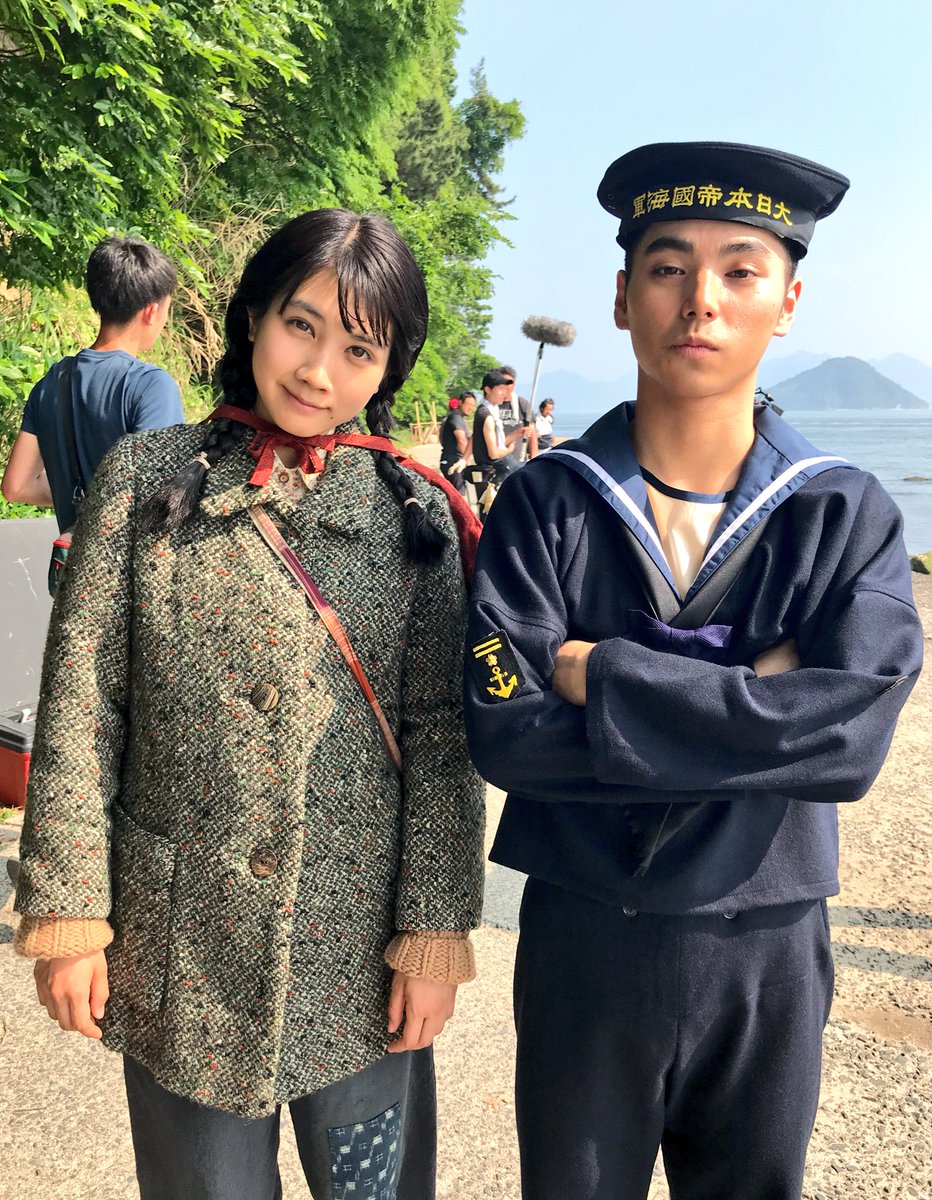 公式 日曜劇場 この世界の片隅に 3か月間 ご視聴ありがとうございました Tren Twitter 第1話放送まであと2日 幼馴染を演じる松本さんと村上さんの2ショットをお届けします きょう深夜0時40分からナビ番組 開幕 真夏のドラマ祭 が放送されます