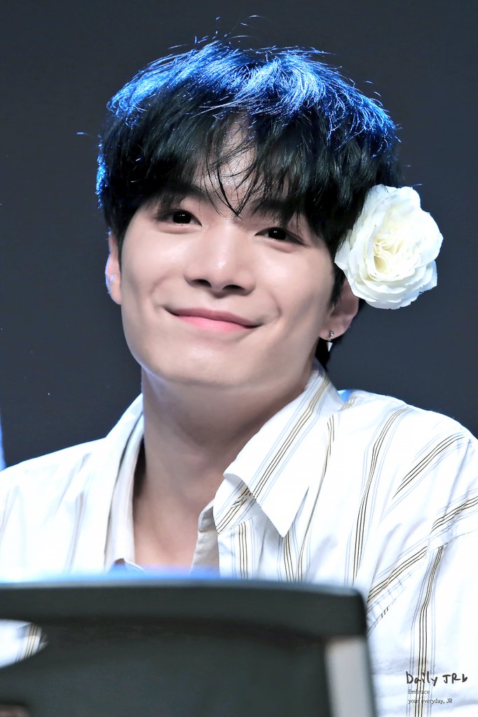 DAILY JR tweet media