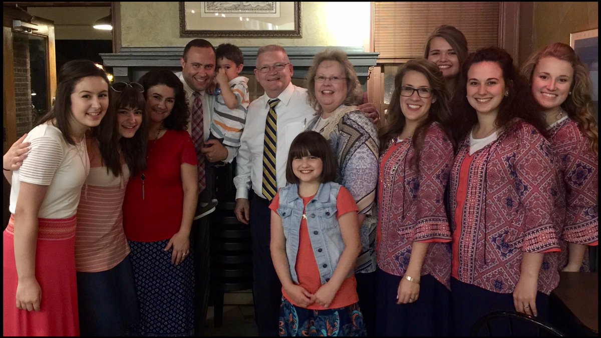 CommonwealthB's tweet photo. The Voices of Praise received a blessing singing for the people of Anchor Baptist Church in Greece, NY.
They also enjoyed some fellowship with Pastor Jeff Harris and his family after the evening service.
#VOP2018
#classiccbc
#CBCalumni https://t.co/QbgUy98VBD