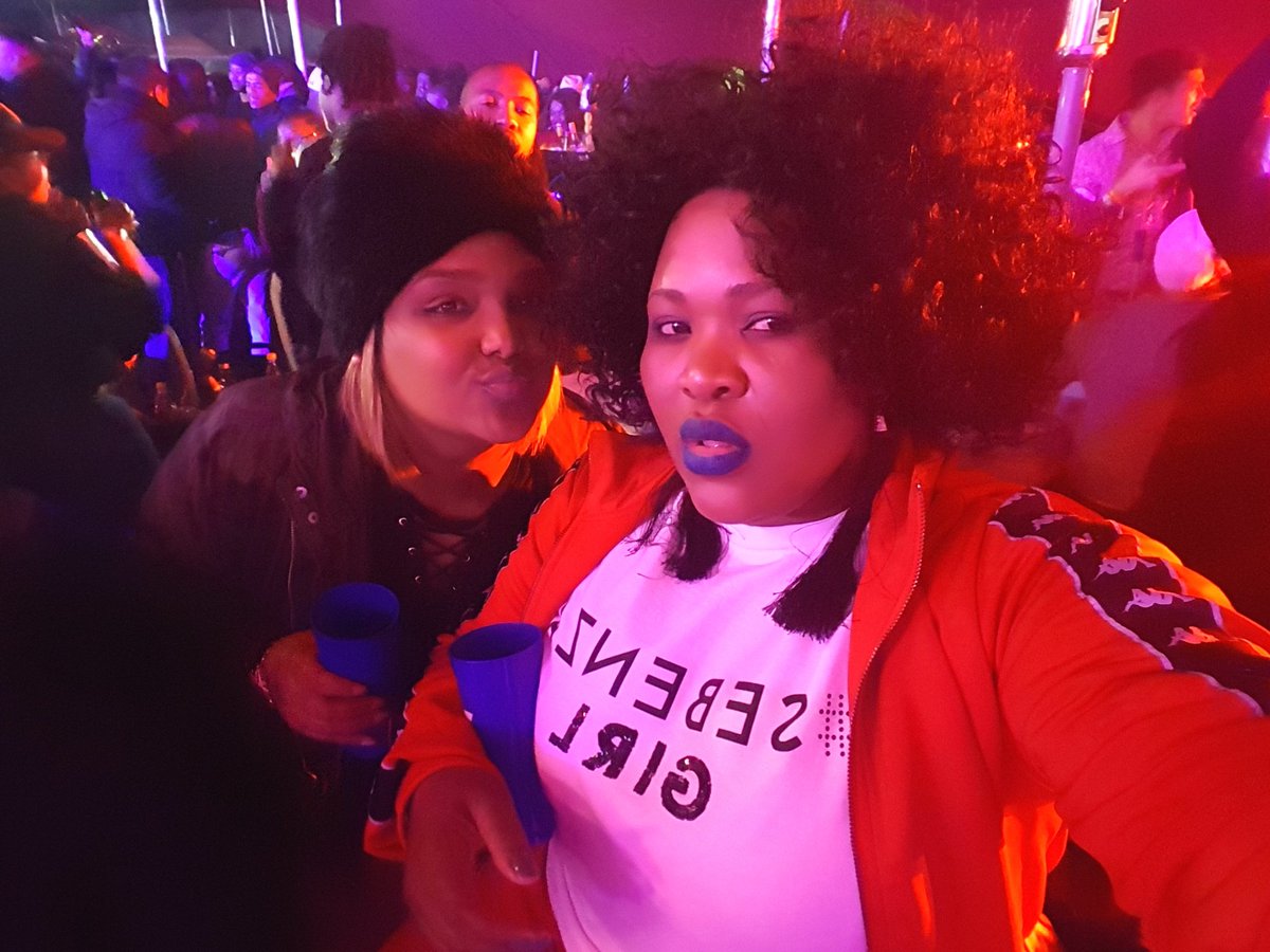Verne_24's tweet photo. Flashback Friday ☺🎉🍸🍺🍺🍾🍾
The other day @randscapetown
#friends #randing #sundayfunday https://t.co/0r8qNNAd2H