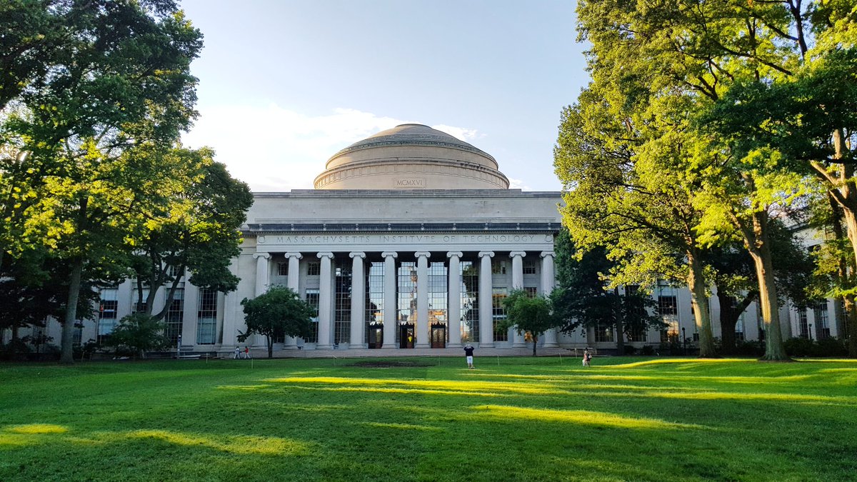 Discovering M.I.T. Campus! This building is so inspiring and represents the Knowledge!
#MIT #MassachusettsInstituteofTechnology #Cambridge #CambridgeUS #boston #travelblogger #university #universitiesintheworld #picoftheday #research #inspiration