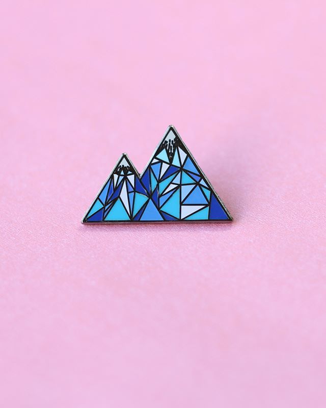 real_sic's tweet photo. #mountain #coloradopin #snowboarding #pin #pins #enamelpin #enamelpins #pingame #pingamestrong #pingameproper #pinlife #lapelpin #lapelpins #geometric #pinsofinsta #pinsofinstagram #flair #piecesofflair #swag #cute #flairgame #realsic https://t.co/a45TMKxVJq https://t.co/puG6SeXsAl