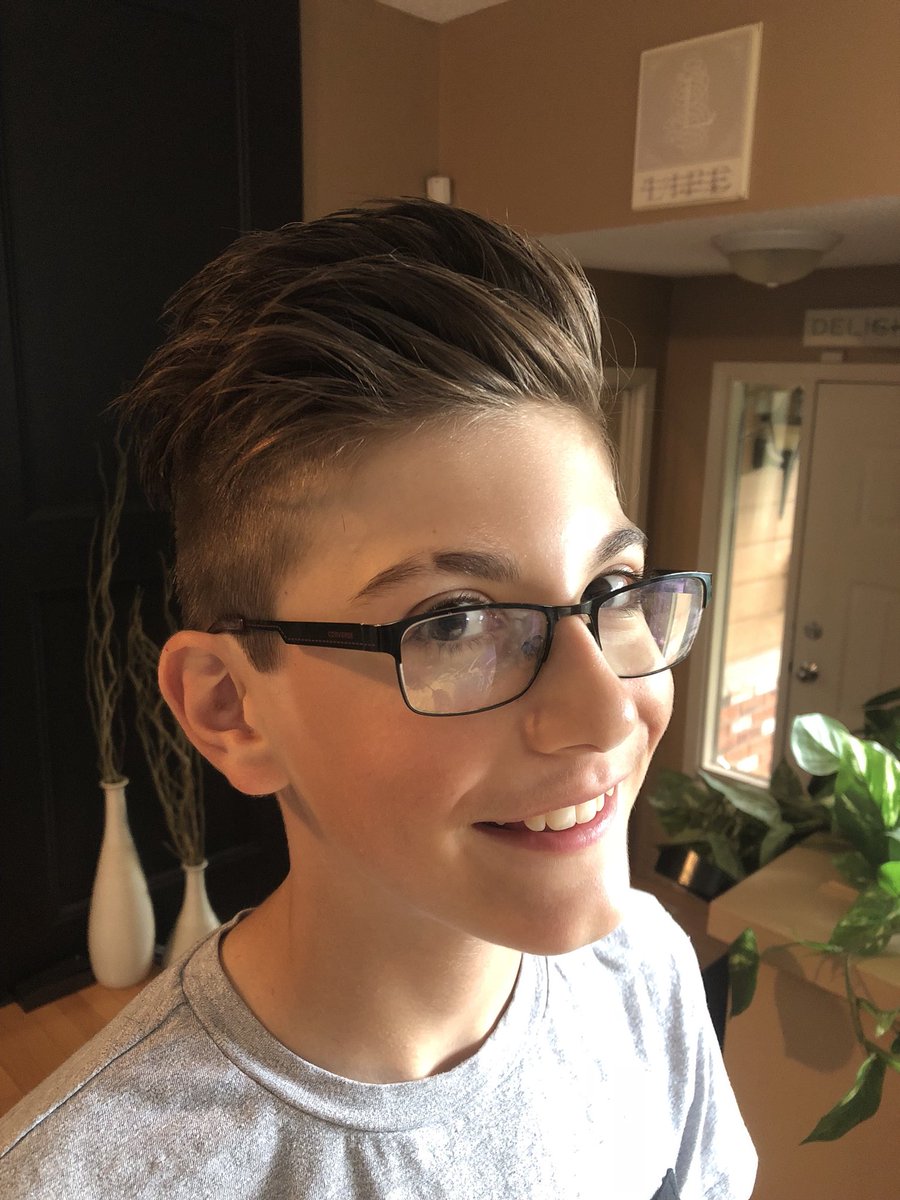 TallonKramer's tweet photo. Seth got the squad leader haircut, eyebrow and everything. What. A. Fucking. Beauty. #sethers #fortnite https://t.co/6cSfp8G4oQ