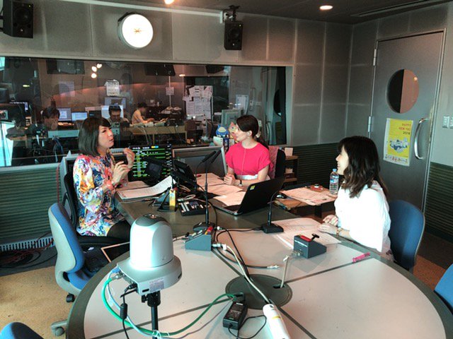 キックス 公式 Fm909 Am765 Ybsラジオ 本日キックスに大月市出身の歌手 矢貝文乃 やがい あやの さんが遊びに来てくれました 幼少期から日本舞踊 花柳流の門を叩き 最年少15歳で免許取得 名取という経歴を持つ矢貝さん デビュー曲である大月