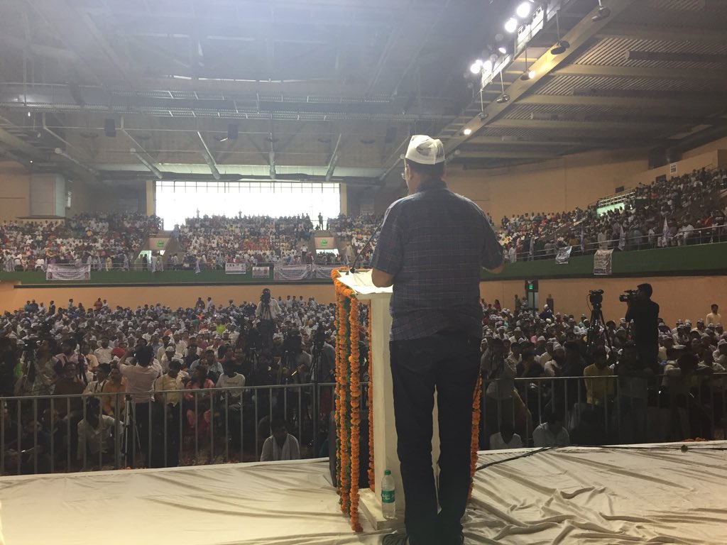 #FullStatehood2Delhi ६ लाख और १५ लाख की आबादी वाले राज्यों को अपने फ़ैसले लेने का हक़ है लेकिन दिल्ली को नहीं है! <a href="/SatyendarJain/">Satyendar Jain</a>