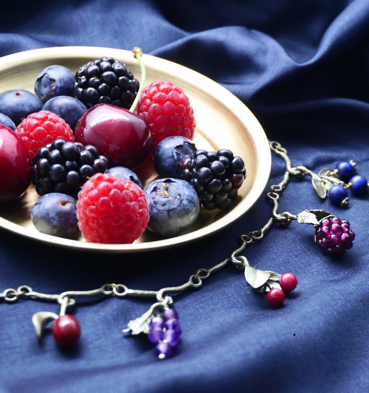 MichaelMichaud's tweet photo. Blueberry, raspberry, cherry and blackberry charm bracelet. Good enough to eat 🍇🍓🍒 https://t.co/wpfXHE5rv0