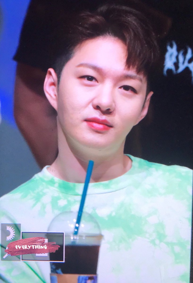 leechangsub_net's tweet photo. 180701 베어홀 팬싸 비투비 이창섭❤️
@LeeCS_BTOB https://t.co/iuq84o2eBL