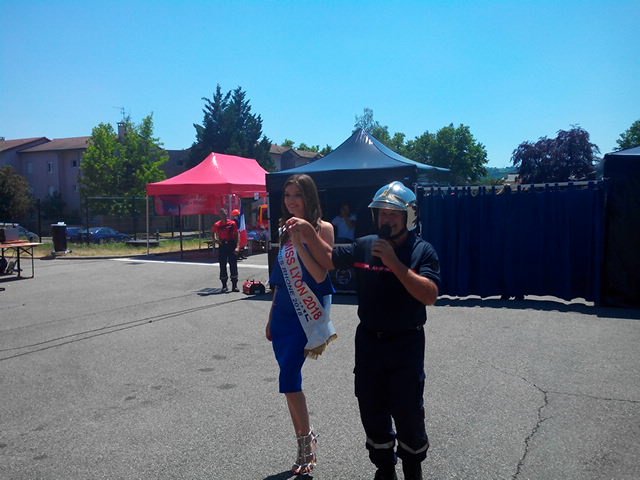 brouchud's tweet image. Merci a miss #lyon 2018 @ComiteMissLyon pour sa venue a la journée portes ouvertes des #pompier #sdmis de la caserne de #givors #grigny.