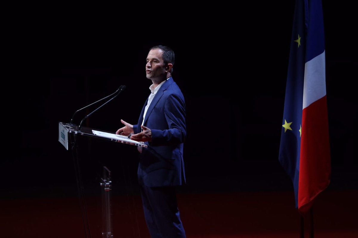 benoithamon's tweet photo. En Europe, les libéraux nous disent “chacun pour soi”, les souverainistes nous disent “chacun chez soi”. Nous disons : nous construisons une grande gauche européenne, écologiste, démocratique et sociale, nous voulons une alter-Europe. #ConventionGenerations #HopeIsBack https://t.co/wwmbVDgkl5
