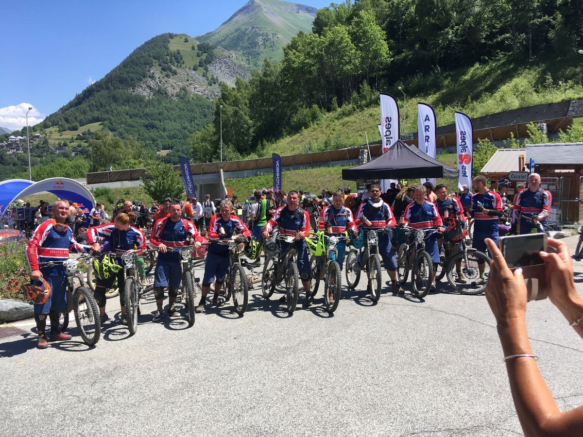 Chris Jones tweet media