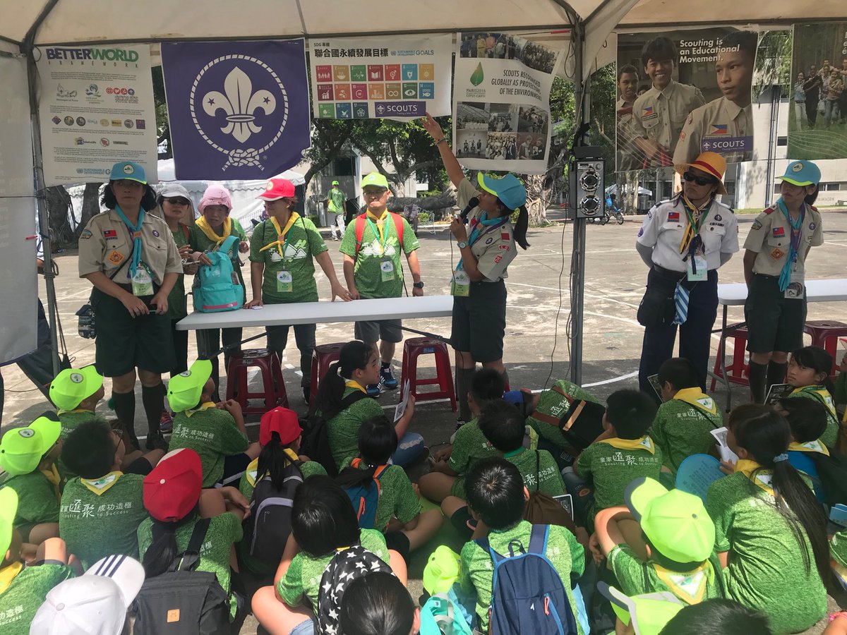 AhmadAlhendawi's tweet photo. A privilege to be in #Taiwan this weekend together with 12β000 Scouts at the National Jamboree. Stopped by an activity explaining the #SDGs to a group of cub scouts. Absolutely heartwarming to see the #PowerOfScouting! https://t.co/rxk8HVVBCl