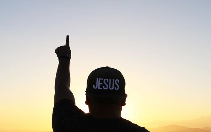 DCCakez's tweet photo. The peace I give is a gift the world cannot give, so don't be troubled or afraid.
Say THANK YOU GOD if He saw you through this past week in Lagos,PH,Ibadan.
#lagosibadanexpressway
#lagostankerexplosion
#PrayForNigeria
#PrayForPlateau https://t.co/Jg7JH4Smum