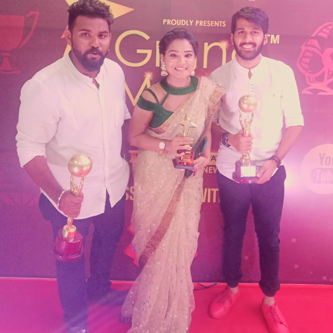 VjPappu1's tweet photo. Thanks #jfx_awards 😊 people's #most_favourite_anchor_of_the_year 😍 @vijaytelevision &amp; #keep_supporting_me #love U all 😍❤ https://t.co/iam1plWIPv