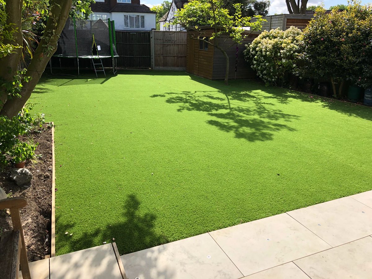 AstroLondon's tweet photo. Is your grass looking tired, messy, full of weeds, no time to mow and maintain it, the transformation in this garden is beautiful.

Call us on 0203 515 1321

https://t.co/0QpAewwSco

#summer #london #artificialgrass #nomess #nohassle #nomowing #noweeding https://t.co/BmikcmEcI4