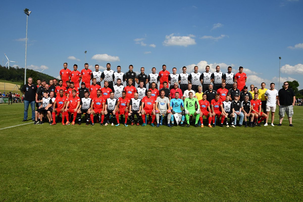 code_n_ground's tweet photo. Gestern beim Benefizspiel zugunsten des #AngelmanSyndrom &amp; #Diversity zwischen den Sportfreunde Fleinheim und dem @FCH1846. Wir unterstützen diese Initiative für Vielfalt in unserer Gesellschaft. Auch in unserem Unternehmen hat Vielfalt Vorfahrt: 12 Mitarbeiter aus 8 Nationen https://t.co/rVvoWk9i8Q