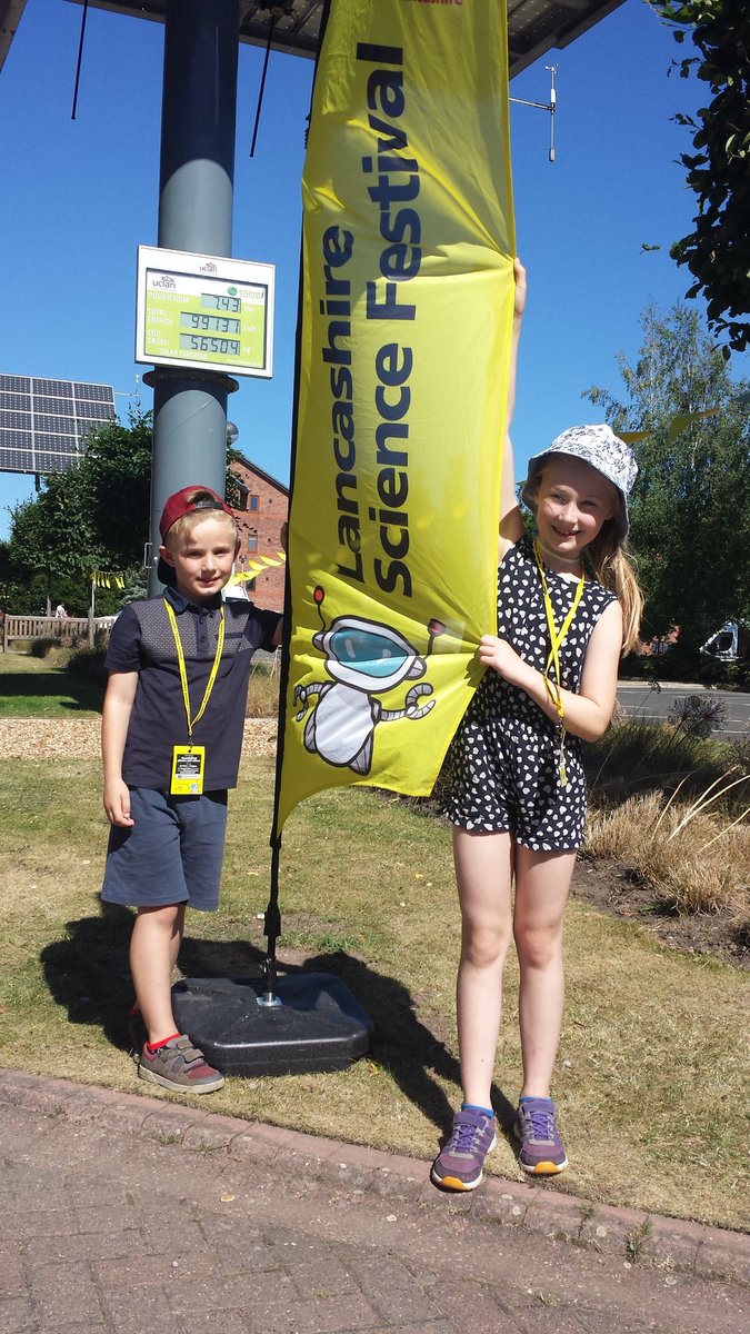 lianneburrows's tweet photo. Thanks UCLan for an awesome, inspiring day! From 2 very happy future scientists. #LancSciFest https://t.co/ar6CAqkrzU
