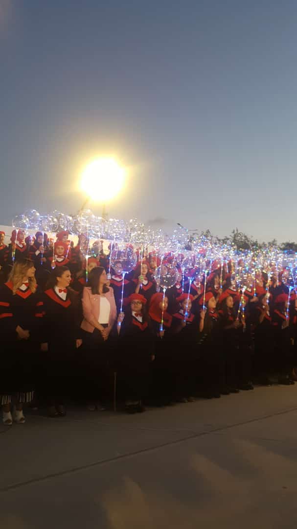 <a href="/MakAishaSchool/">MakAishaSchool</a> 
وداعًا لك لحظة حملنا حلمنا ومضينا في سبيل تحقيقه...هاقد انطوت صفحة من صفحات الحياة، صفحة كان فيها الجد والاجتهاد والابداع رفيقًا على الدوام، وجاء وقت الحصاد، نحصد فيها ثمرة اجتهادنا. هنيئا لكم هذا التميز الذي أنتم أهل له
دفعة صرخة مقاصدية💖