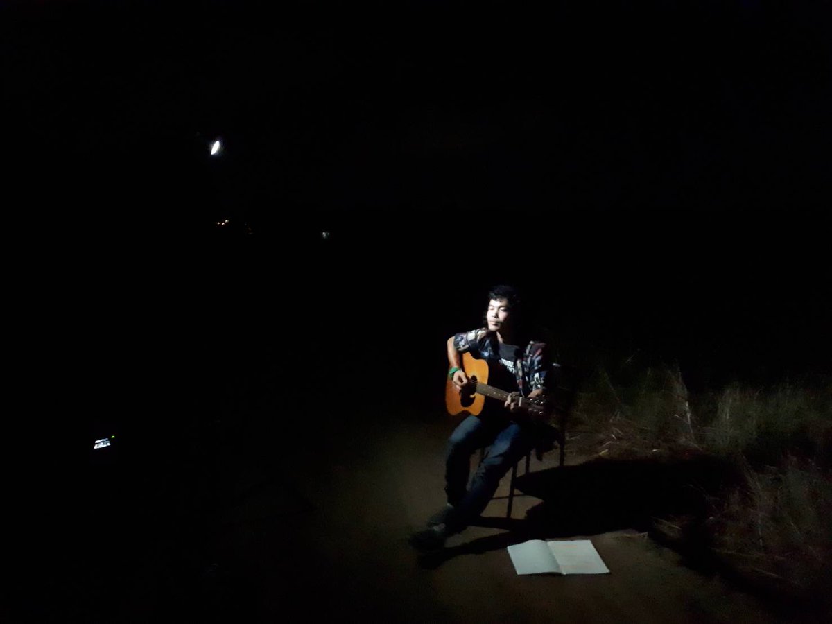 GreenToa's tweet image. ‘เจ้าหมูป่า’ รู้ไหมคนไทยคิดถึง... ขวัญเอยจงคืนกลับมา"

#ถ้ำหลวงขุนน้ำนางนอน 
#ช่วยเหลือ13ชีวิต 
#กำลังใจให้เธอ...
#หมูป่าอะคาเดมี่
#ประเทศไทย
#เชียงราย

ฟังบทเพลงให้กำลังใจ “เจ้าหมูป่า”
youtu.be/9EfAVTla4m8