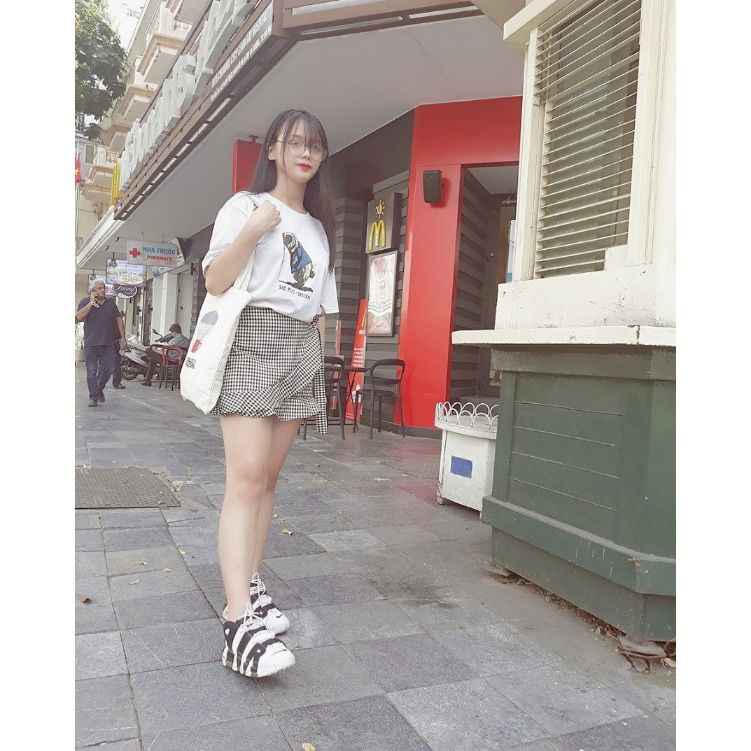 HoangLinhTrang1's tweet photo. Chuyến du lịch đầu mùa hè #Thudo #HaNoi #Vietnamese #Summer #Phodibo https://t.co/5fBWrmz46z