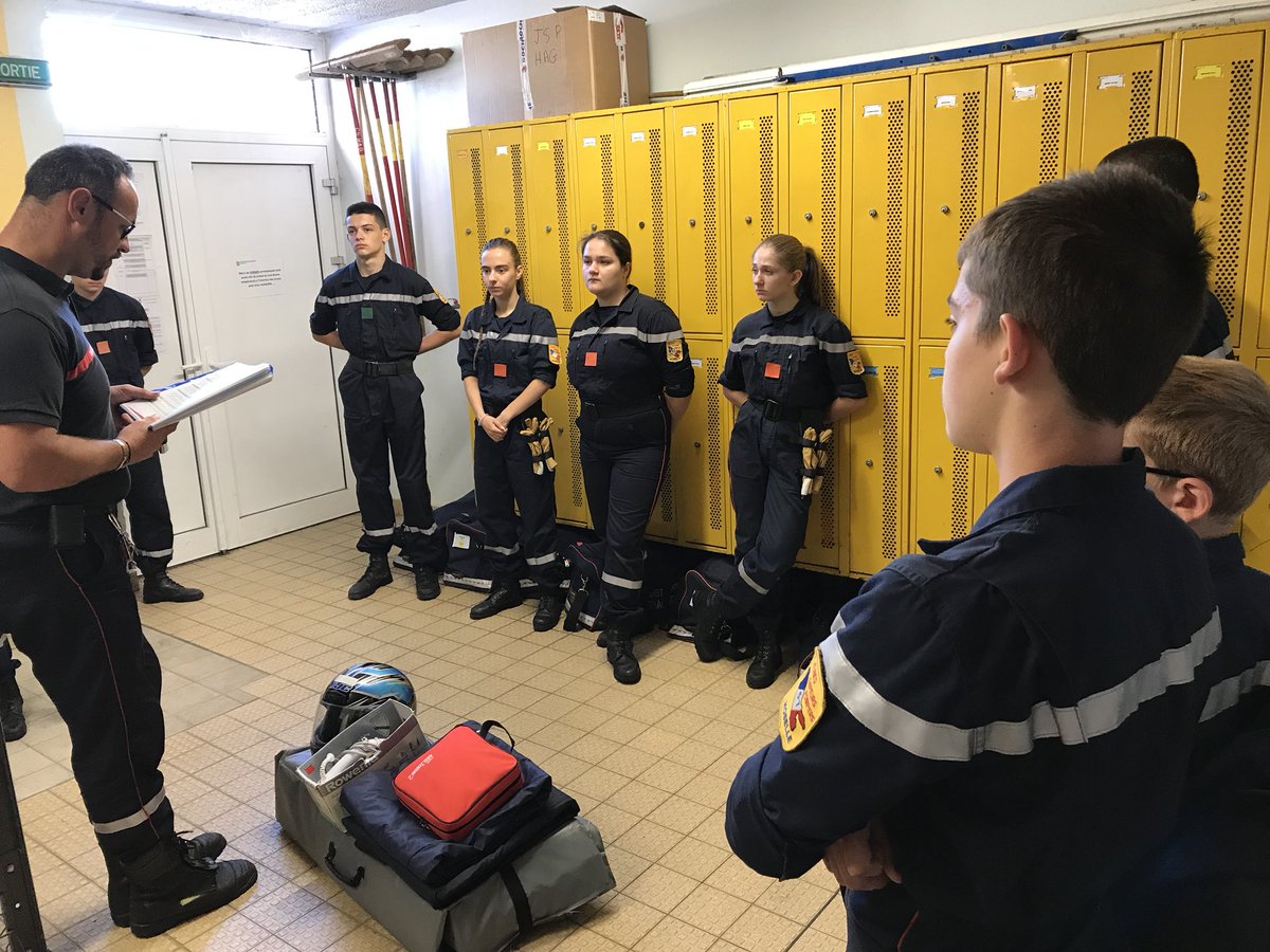 JSP_Moselle's tweet photo. La Section des JSP de Hagondange finalise sa préparation pour le Rassemblement Technique National de JSP à Bourges. @rtnjsp2018 @JSP_Moselle @udsp57  @SDIS57. Départ le vendredi matin à 6h45. Epreuves le samedi en journée. https://t.co/UJODrFOVHk
