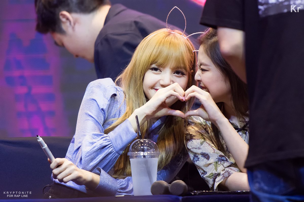 180630 여의도 팬사인회

#리사 #LISA
#제니 #JENNIE
#블랙핑크 #BLACKPINK