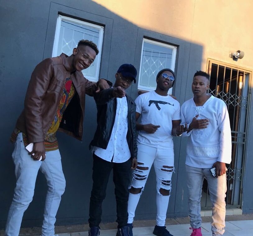 Loco_RSA's tweet photo. DYAN WAY! LA'FAMILIA! ๐ฆ
Too untamed to quit!
#LocoSunday #Loco #Vatos #Revolution #UNTMD #UntamedDesireToWin https://t.co/535kbGCA2Y