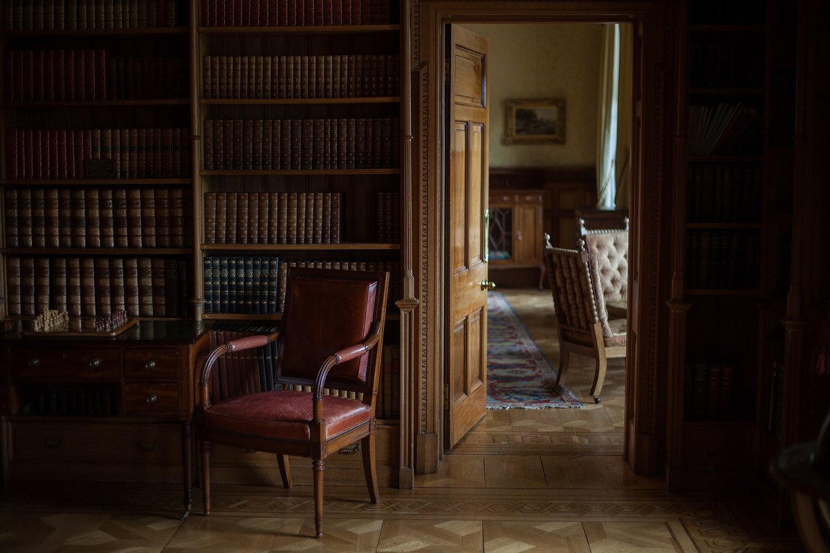 skibo_castle's tweet photo. Take a seat in the Skibo Castle library and peruse one of the thousands of antique books on its shelves. #skibocastle #thecarnegieclub #scotland #library #castlelibrary #highlands https://t.co/XWSD9oJBk3