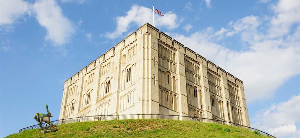 GoGoHareForrest's tweet image. Forrest has just popped into @CastleNorwich to visit the museum and art gallery. He has stopped to look at the collection of fine art , archeology and natural history. #knowledgeispower @ThetfordAcaduk @GoGoHares2018 @break_charity @TakeYourPlaceHE