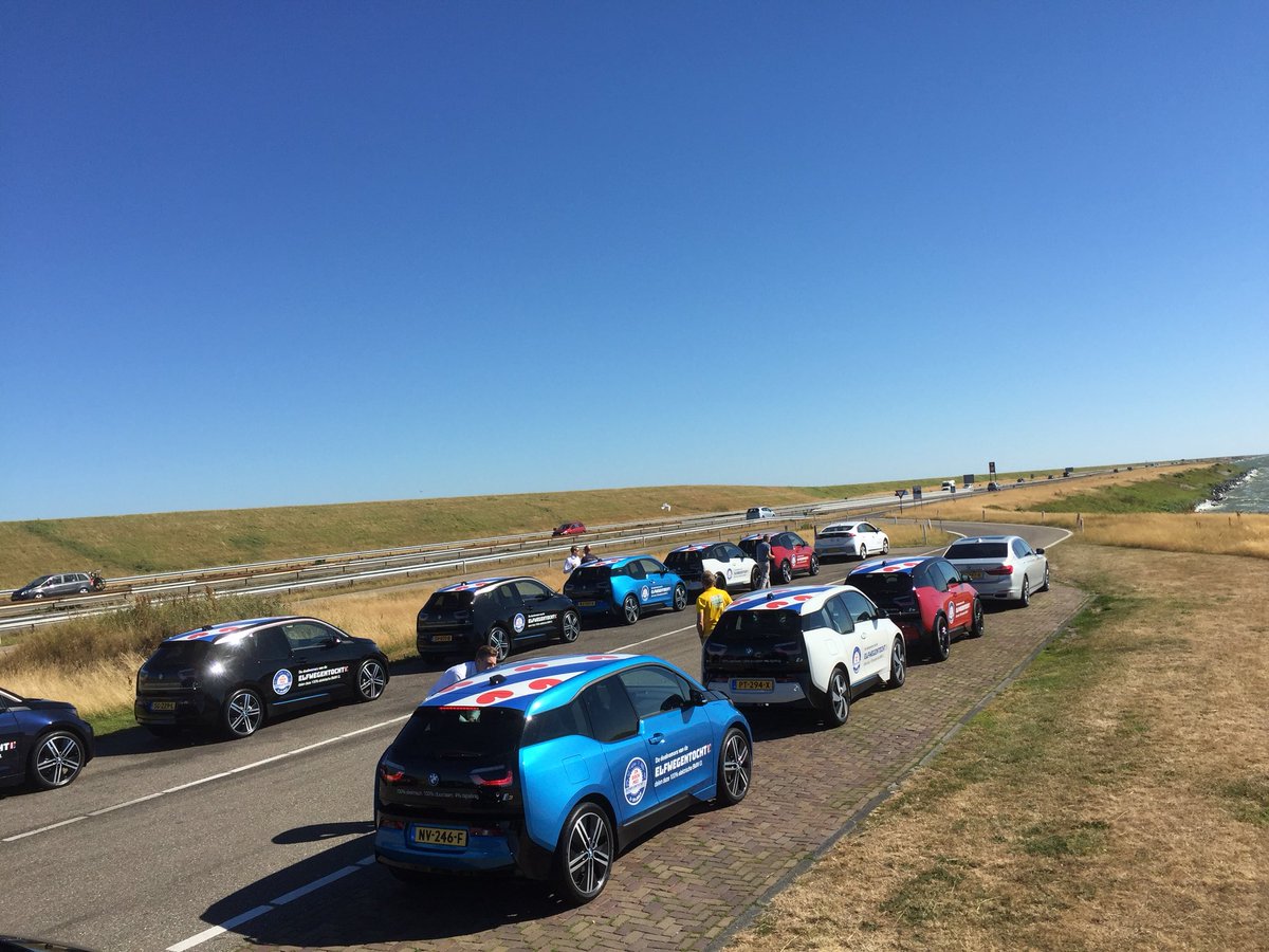 21 BMWi3’s op de #afsluitdijk. 😄 #itgietoan