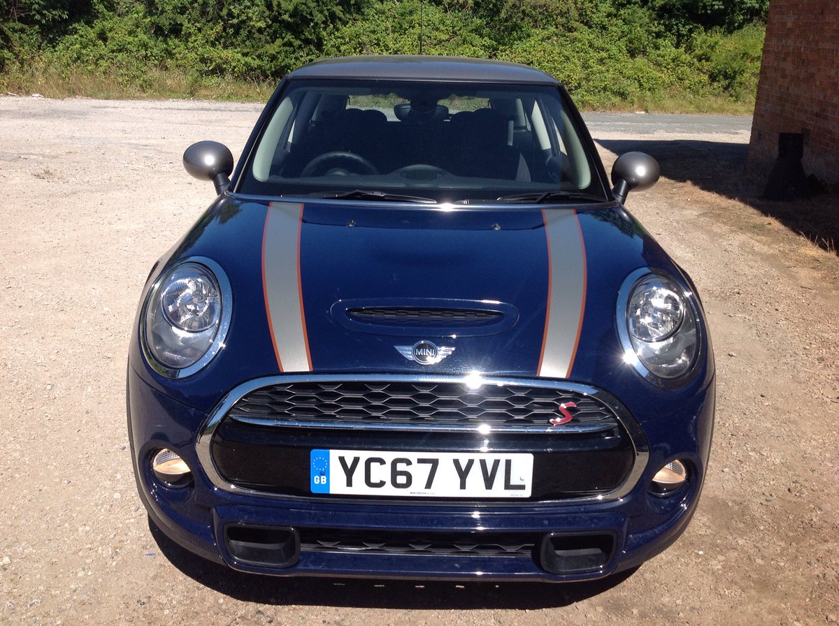 DivineSignsUk's tweet photo. Nice little job done yesterday afternoon 😄 bonnet stripes to Mini Cooper S 7 👍 https://t.co/7K6npyLjwo