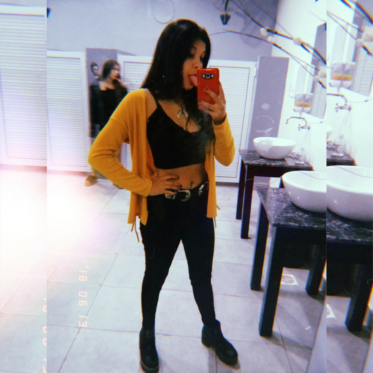MicaelaFlores_1's tweet photo. #NuevaFotoDePerfil https://t.co/PePE8CvAkK