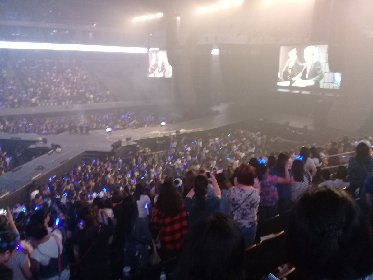 arrrennoona's tweet photo. So ganito po itsura ng concert ng "laos', "wala ng fans" at "matatanda" nang group called Super Junior, oh well 😎😆 #justsaying #SS7Manila https://t.co/65n1LkV4wJ