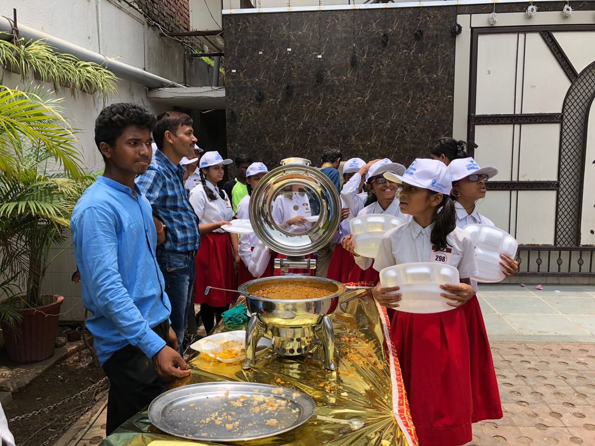 anishsingh21's tweet photo. #EWA organised #MegaBazar for underprivileged children in Ranchi. Old Clothes,Toys, Books were placed to shop for free. #FallenLeaves, #DOX & #RanchiAdventureWheelers were also part of the event. #BWGS 2009-batch Shreyashi Banka played an instrumental role in its success #BWBS https://t.co/Q2XNiFonlO