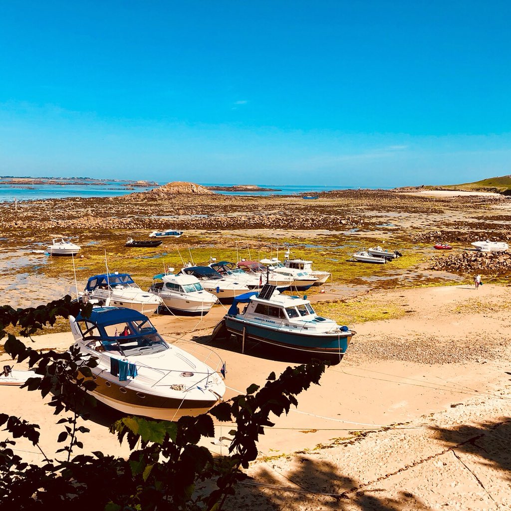 jennyfluff66's tweet photo. Herm Island #asgoodasitgets https://t.co/CdNZbvcvlH