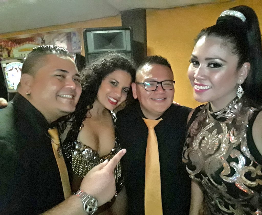 karenaponte15's tweet photo. #Karen_Aponte_y_Orquesta
#GracielaAlborotando
#Temblor
#ShowEnVivo
#FullDiversion
#Llenos_de_energia
#KarenAponteyOrquesta https://t.co/llOej1RcA3
