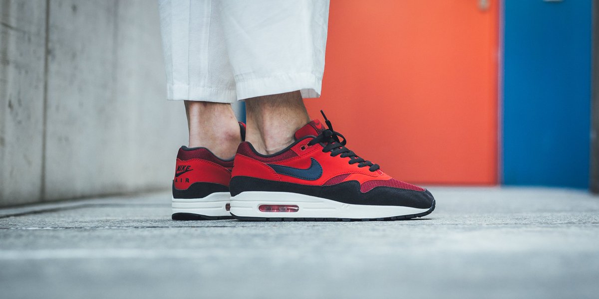 am1 red