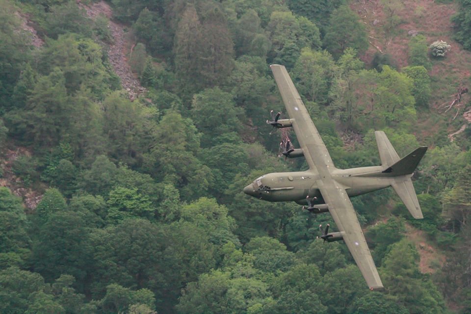 _Bumblebee___'s tweet photo. These are too good not to share. ( hope you don’t mind @AdeCthulhu  , Alex took some amazing pics! ) Where else could you stand on your own two feet ABOVE a plane in flight!?!? #CorrisCorner #MachLoop #Wales 
Check out other pics here https://t.co/w8ew1JlNCl https://t.co/PVNTZRCjCm