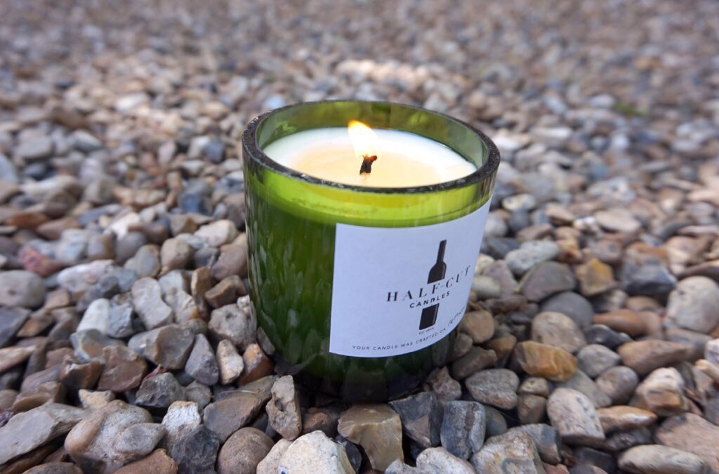 halfcutcandles's tweet photo. We have a detailed scent list on our website to help you choose the perfect candle for you or your loved one https://t.co/kO2Kuq4Esg #UKGiftHour #giftideas #birthday #weddinggifts #kent #recycled #handmadegifts https://t.co/oC9KzystyI