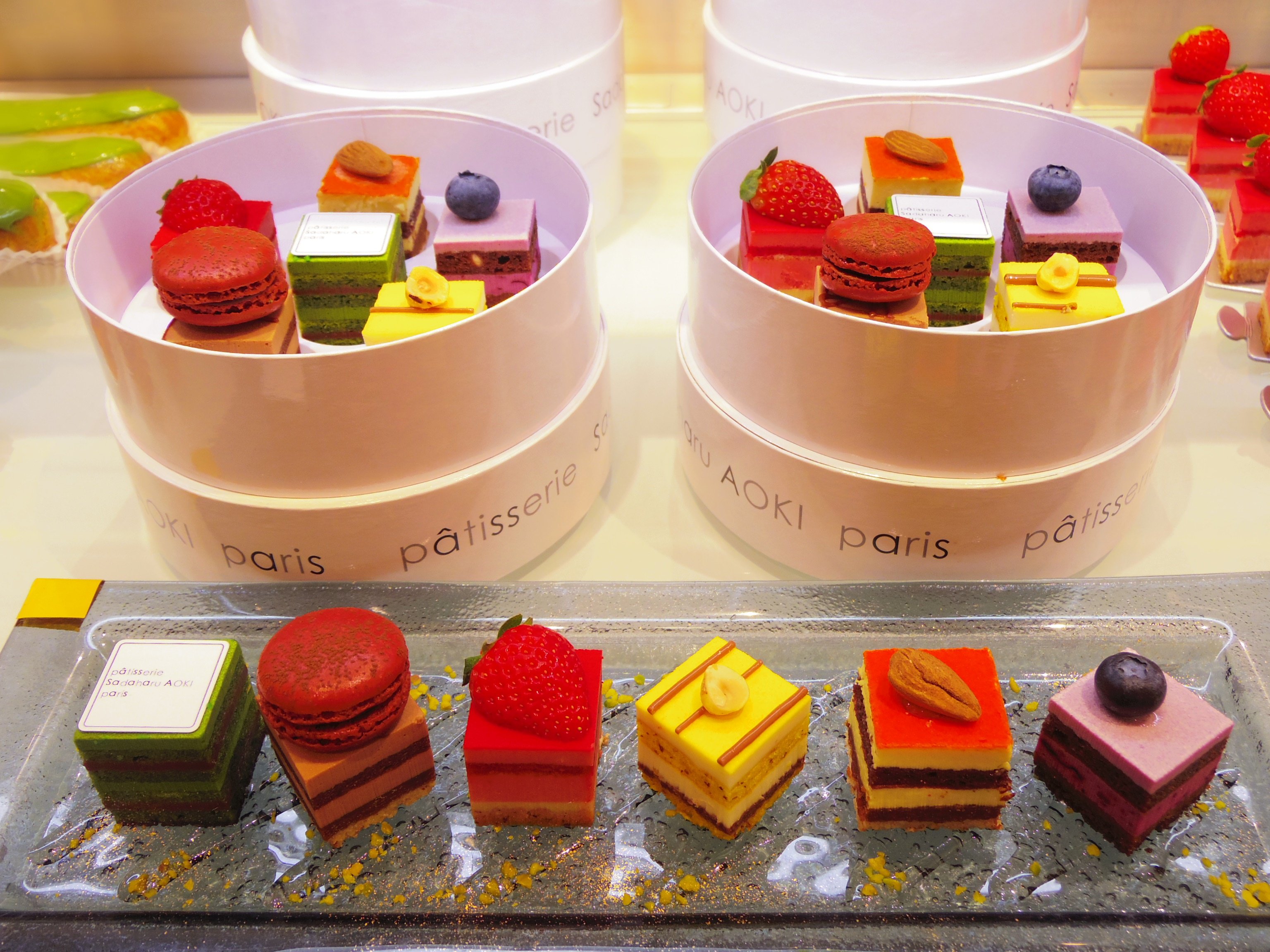 伊勢丹グルメ Isetan Twitterissa 可愛い 女子会おすすめスイーツはカラフルなひと口ケーキ テギュスタシオン 伊勢丹新宿店 パティスリー サダハルアオキ パリ T Co Y673kltez9 Twitter