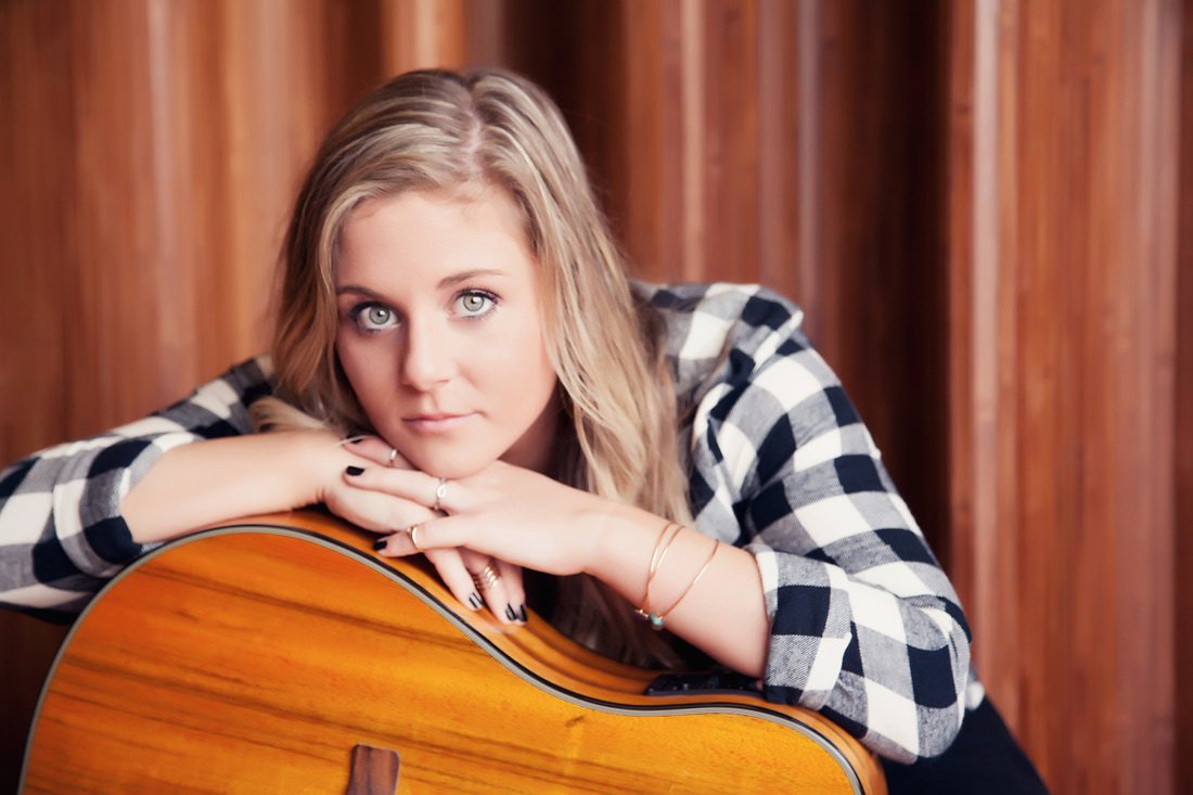 RmViagem's tweet photo. As a lover of all music @SarahJMichaels_ has caught my attention with her song The Good News. She is definitely a must follow. #countrymusic #country #music #indiemusic #indieartist #independentartist #Goodmusic #people #singersongwriter #NewMusic #Sing https://t.co/bHFGK5jQRP