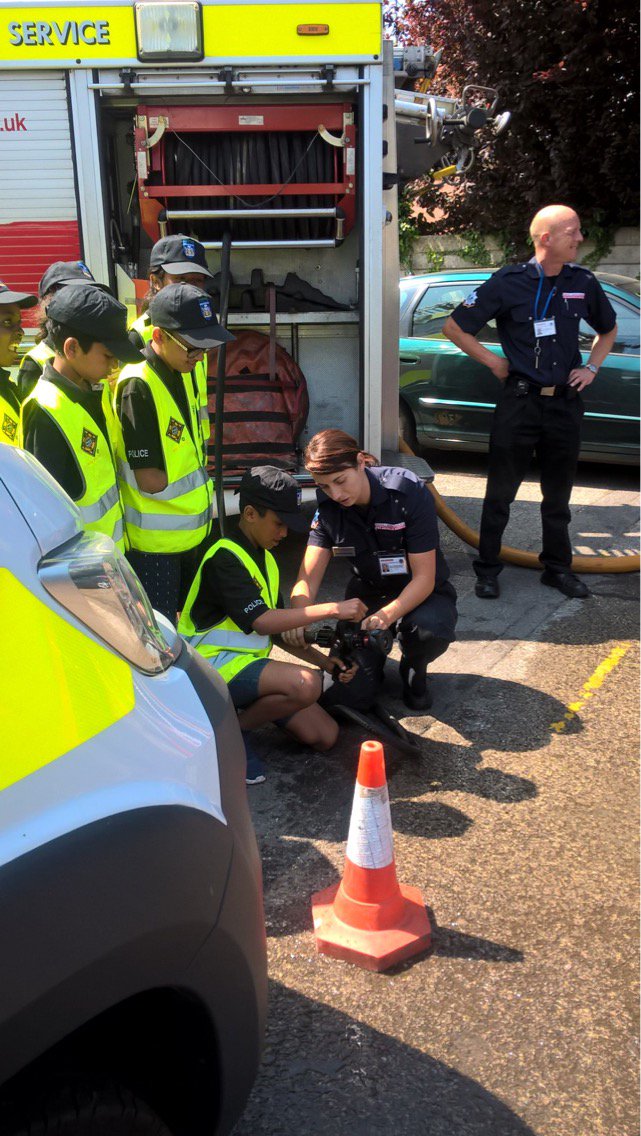 TVP_MiniPolice's tweet photo. @RBFRSofficial Wokingham Road Fire Station invited Alfred Sutton MP along to teach them about the work of the Fire Service. Lots of great questions asked by the MP and a huge thanks again to the fire service and all the work they do in saving lives and keeping us safe. #partners https://t.co/NaKSV5JvGe